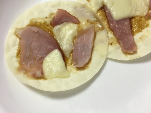 餃子の皮でピザ☆ハムチーズピザ